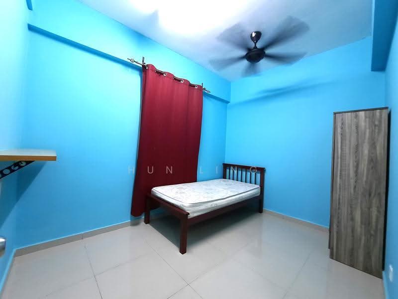 Condominium for Rent at The Zest @ Kinrara 9 - Hun Ling - Bedroom - PropertyGuru.com.my
