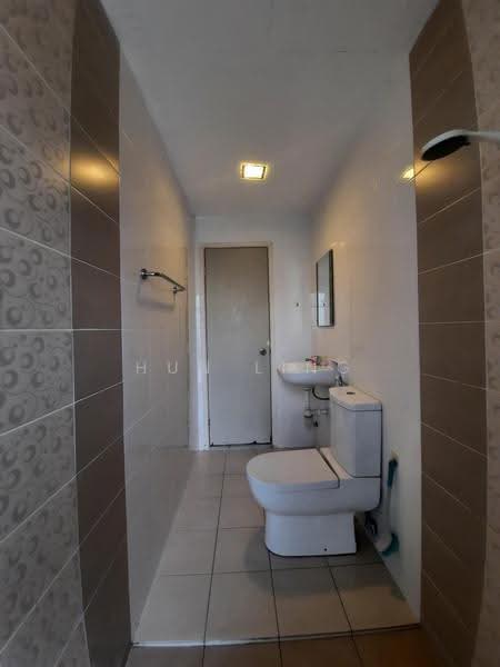 Condominium for Rent at The Zest @ Kinrara 9 - Hun Ling - Bathroom - PropertyGuru.com.my