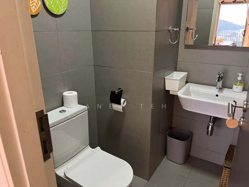 Condominium for Sale at The Breezeway - Janet Teh - Bathroom - PropertyGuru.com.my