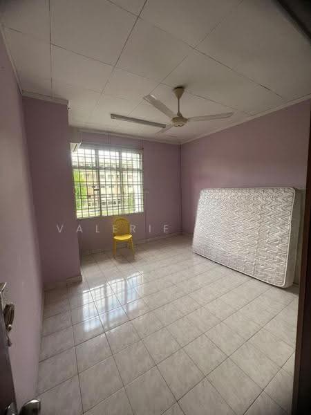 Terraced House for Rent in Taman Mutiara Rini (Skudai) - Valerie Saw - Bedroom - PropertyGuru.com.my