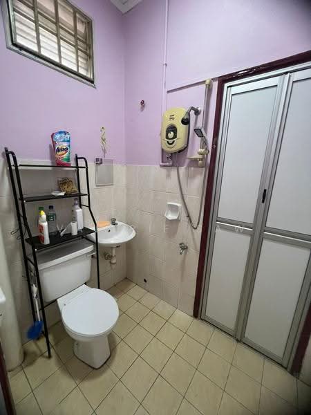 Terraced House for Rent in Taman Mutiara Rini (Skudai) - Valerie Saw - Bathroom - PropertyGuru.com.my