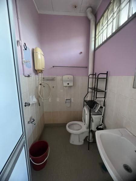 Terraced House for Rent in Taman Mutiara Rini (Skudai) - Valerie Saw - Bathroom - PropertyGuru.com.my