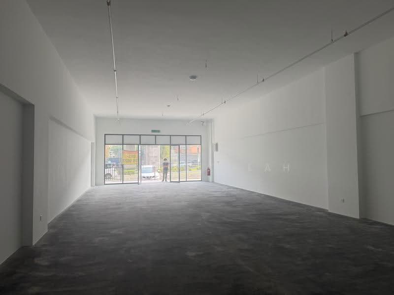 Shop / Office for Rent in BANDAR PUCHONG JAYA (Puchong) - Evelyn Cheah - Entrance - PropertyGuru.com.my