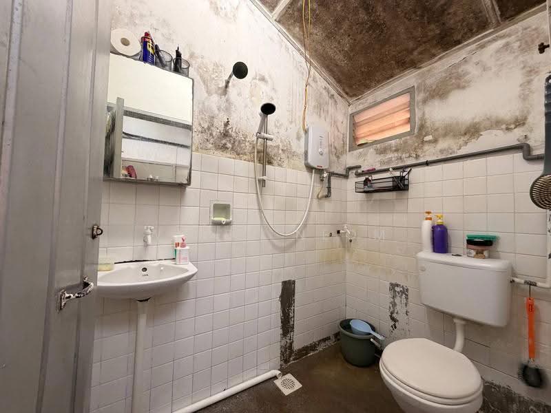 1-storey Terraced House for Sale in Seksyen 14 (Petaling Jaya) - Windz Neom - Bathroom - PropertyGuru.com.my