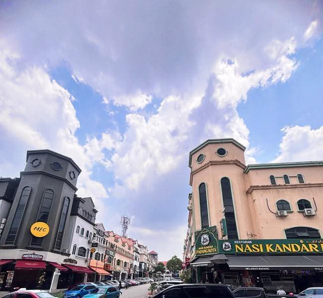 Shop for Rent in Dataran Sunway (Kota Damansara) - Reiis Lai - Exterior - PropertyGuru.com.my