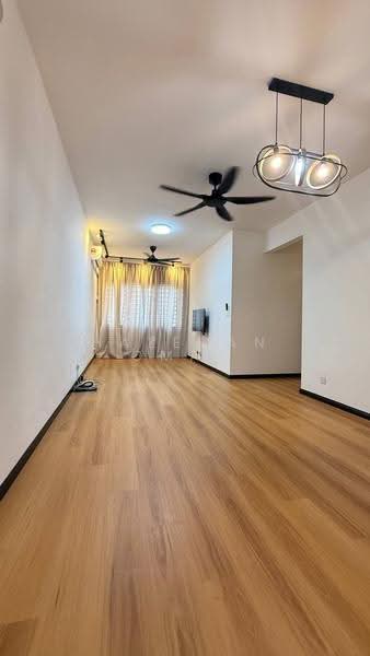 Pangsapuri untuk Dijual di De Cemara - Hazeman Omar - Living Room - PropertyGuru.com.my