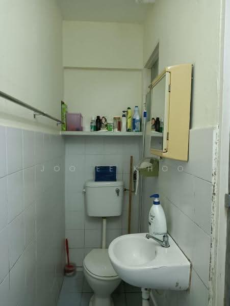 Pangsapuri untuk Dijual di Krystal Heights - Joo Ee Khoo - Bathroom - PropertyGuru.com.my