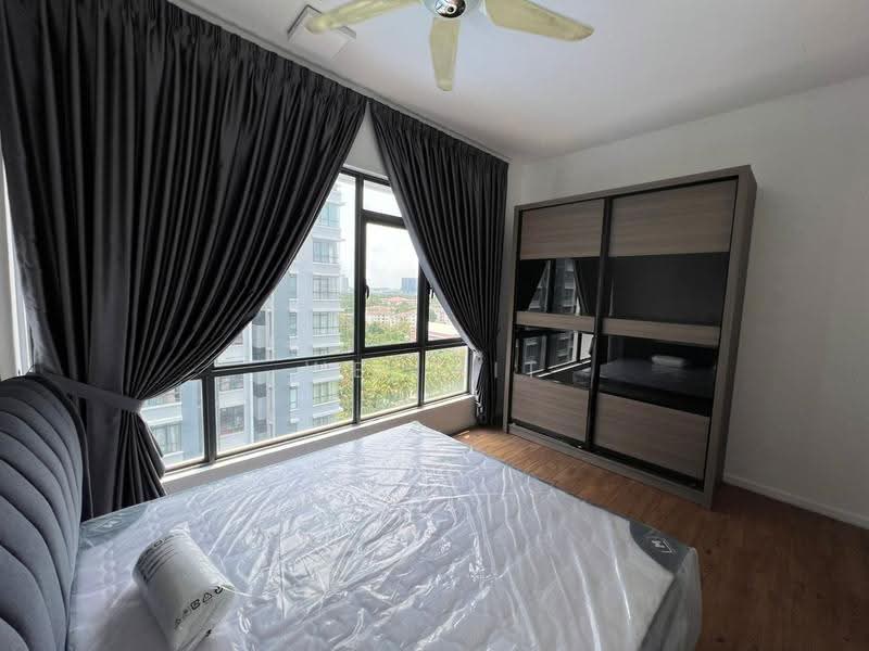 Kediaman Servis untuk Dijual di Utropolis Suites 1 - Wei Kit - Bedroom - PropertyGuru.com.my