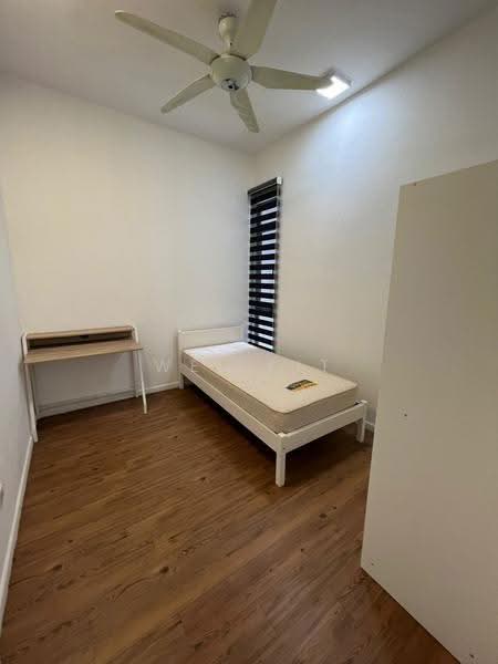 Kediaman Servis untuk Dijual di Utropolis Suites 1 - Wei Kit - Bedroom - PropertyGuru.com.my