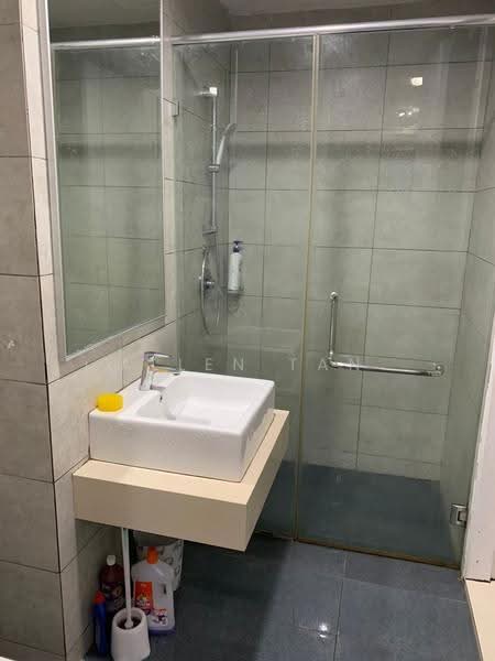 Kediaman Servis untuk Disewa di Cascades Residency - Allen Tan - Bathroom - PropertyGuru.com.my