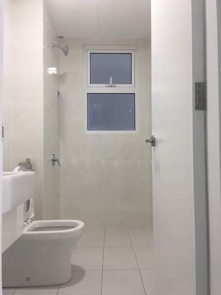 Kediaman Servis untuk Dijual di Eco Sky - Lucas Lk - Bathroom - PropertyGuru.com.my
