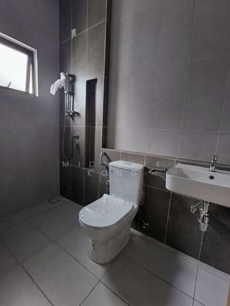 2-storey Terraced House for Sale in Bandar Kinrara Seksyen 8 (Bandar Kinrara) - Michelle Kong - Bathroom - PropertyGuru.com.my