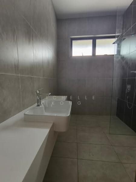 2-storey Terraced House for Sale in Bandar Kinrara Seksyen 8 (Bandar Kinrara) - Michelle Kong - Bathroom - PropertyGuru.com.my