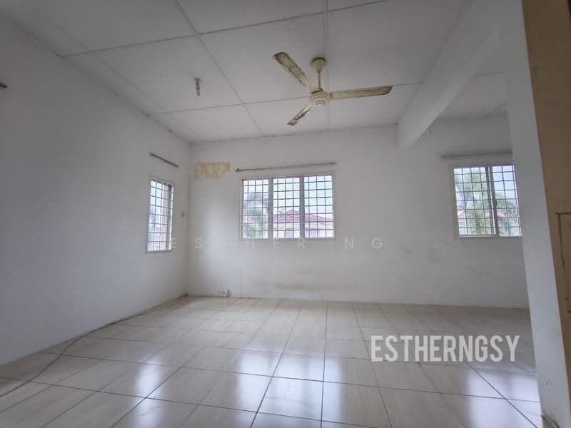 Rumah Berkembar untuk Dijual di Taman Teluk Pulai Indah (Klang) - Esther Ng - Living Room - PropertyGuru.com.my