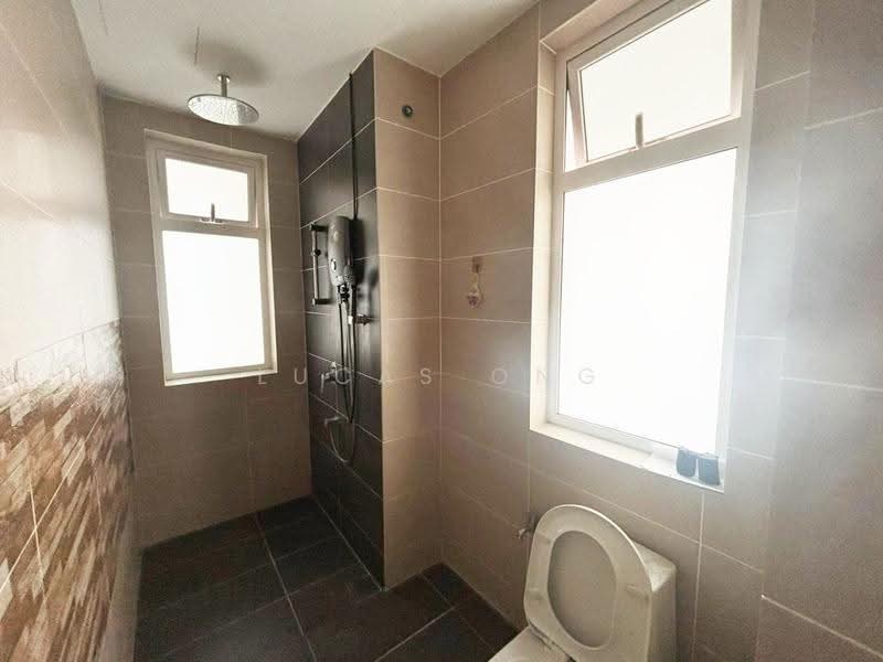 Service Residence for Rent at TriTower Residence @ Johor Bahru Sentral - Lucas Ong - Bathroom - PropertyGuru.com.my
