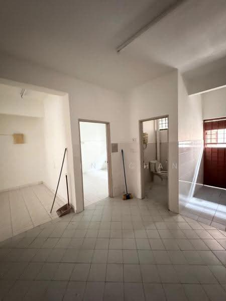 2-storey Terraced House for Rent in Permas Jaya (Johor Bahru) - Elaine Chan - Bathroom - PropertyGuru.com.my