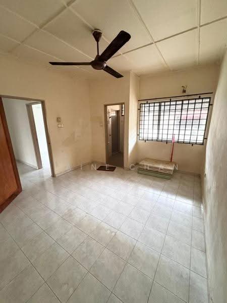 2-storey Terraced House for Rent in Permas Jaya (Johor Bahru) - Elaine Chan - Living Room - PropertyGuru.com.my