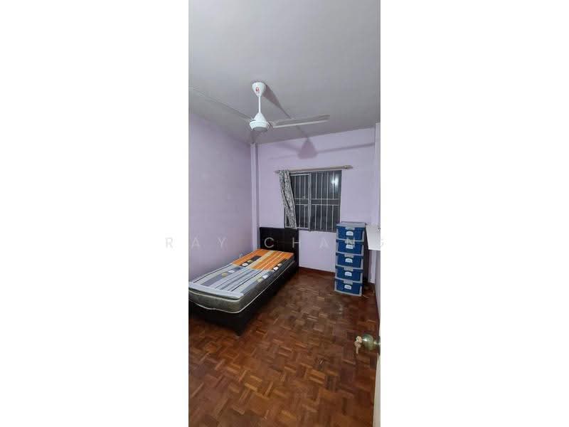 Pangsapuri untuk Dijual di Aman Puri Apartment - Ray Chang - Bedroom - PropertyGuru.com.my