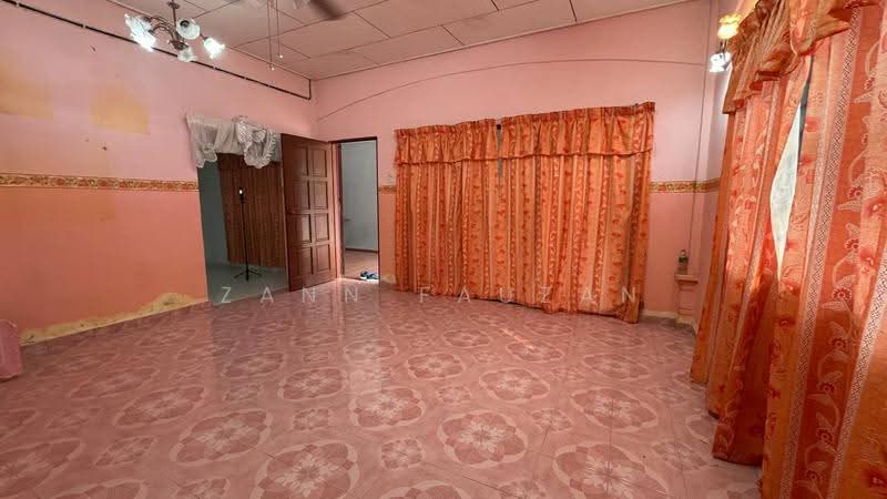 Cluster House for Sale in Taman Kalumpang (Kalumpang) - Zann Fauzan - Living Room - PropertyGuru.com.my