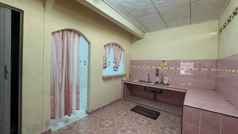 Cluster House for Sale in Taman Kalumpang (Kalumpang) - Zann Fauzan - Kitchen - PropertyGuru.com.my