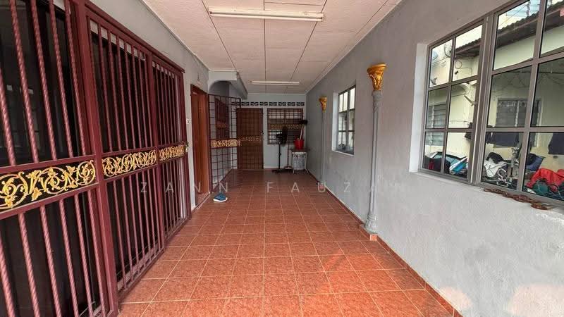 Cluster House for Sale in Taman Kalumpang (Kalumpang) - Zann Fauzan - Corridor - PropertyGuru.com.my