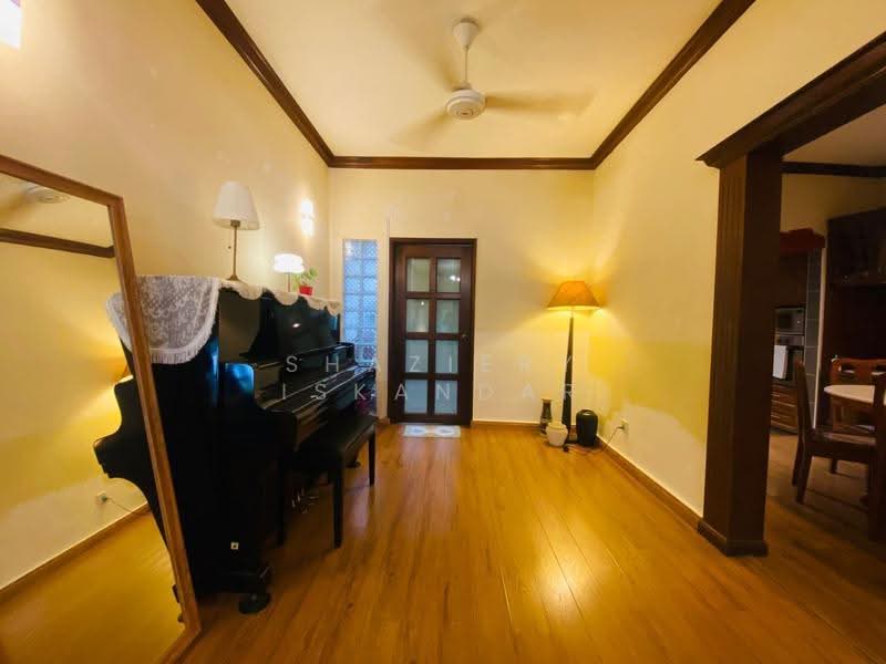 2-storey Terraced House for Sale in Taman Setiawangsa (Setiawangsa) - Shaziery Iskandar - Living Room - PropertyGuru.com.my