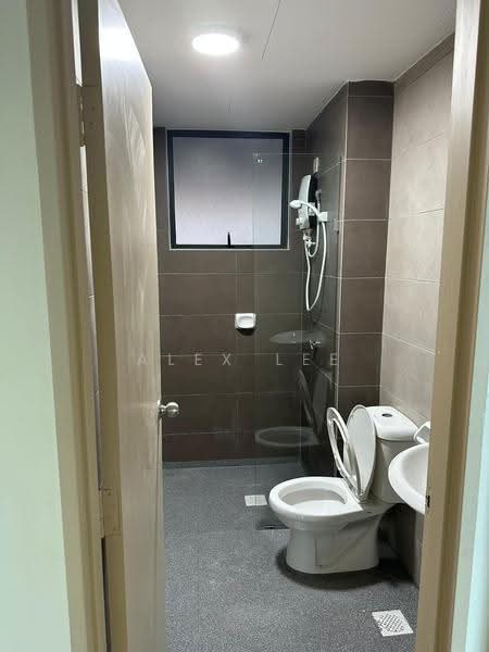 Kediaman Servis untuk Disewa di ARC @ Austin Hills - Alex Lee - Bathroom - PropertyGuru.com.my