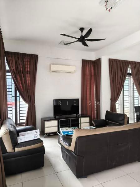 Cluster House for Rent in Kota Masai (Pasir Gudang) - Valerie Saw - Living Room - PropertyGuru.com.my