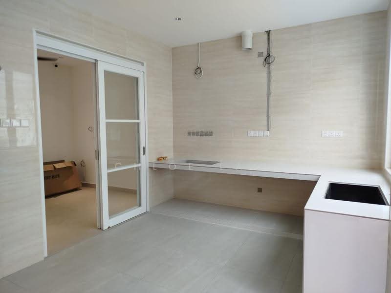 Semi-Detached House for Sale in Setia Tropika (Johor Bahru) - Chloe Law - Kitchen - PropertyGuru.com.my