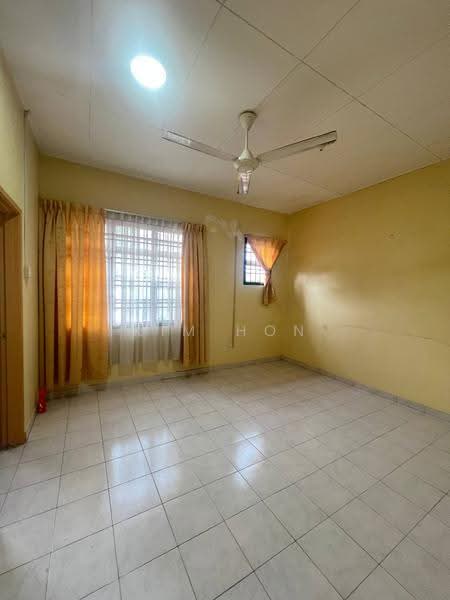 2-storey Terraced House for Sale in Kulai (Johor) - Kim Hon - Living Room - PropertyGuru.com.my