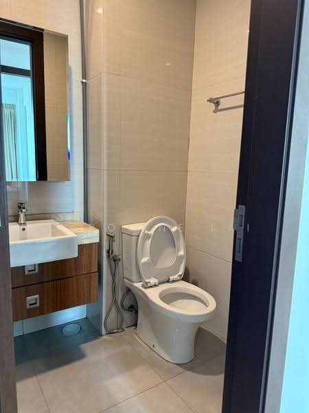 Kediaman Servis untuk Dijual di Puteri Cove Residences - Caroline Lai - Bathroom - PropertyGuru.com.my