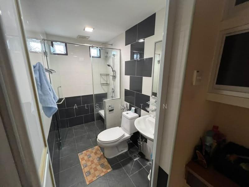 Rumah Berkembar untuk Dijual di Taman Gembira (Klang) - Alson Tan - Bathroom - PropertyGuru.com.my