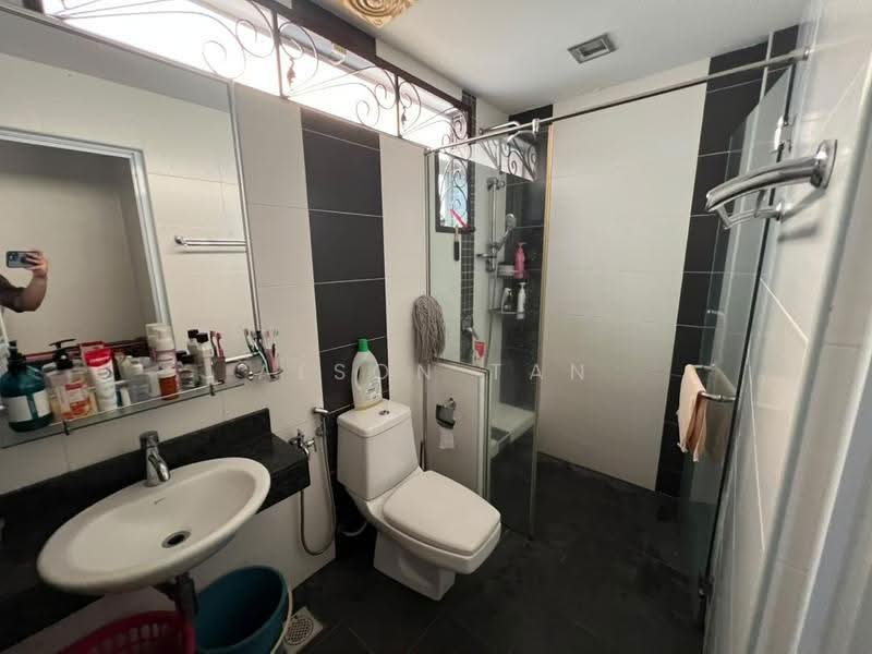 Rumah Berkembar untuk Dijual di Taman Gembira (Klang) - Alson Tan - Bathroom - PropertyGuru.com.my