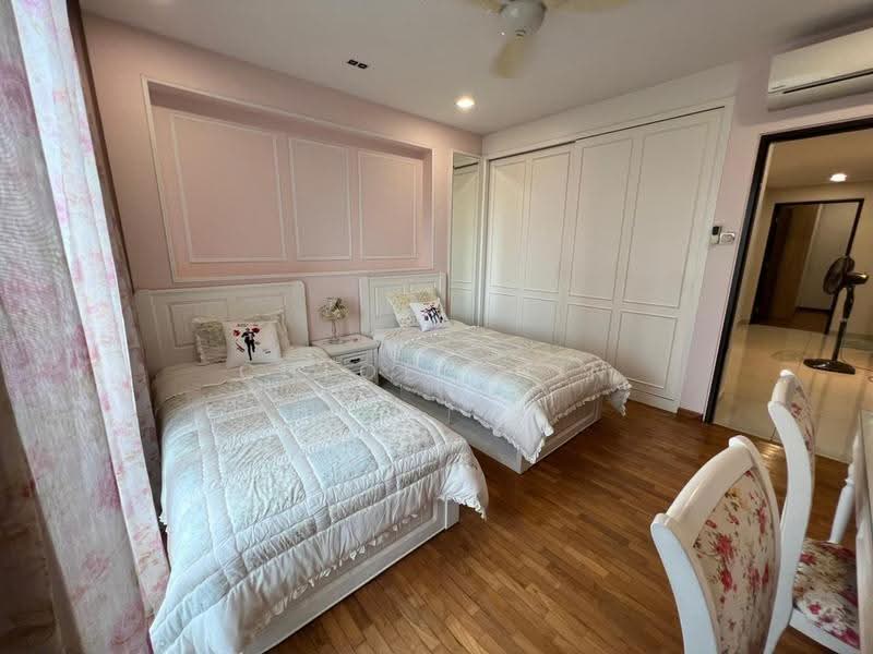 Apartment for Rent at Molek Pine 3 - Chloe Chin - Bedroom - PropertyGuru.com.my