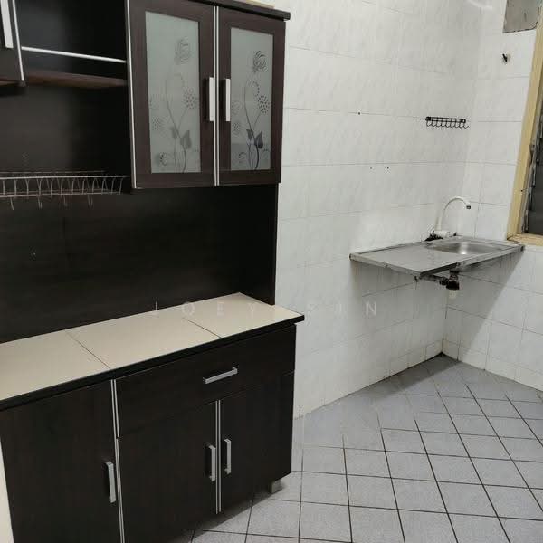 Apartment for Rent at Fair View Apartment - Joey Sin - Kitchen - PropertyGuru.com.my