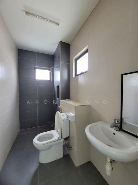 Semi-Detached House for Sale in Setia Utama (Setia Alam) - Andrew Ang - Bathroom - PropertyGuru.com.my