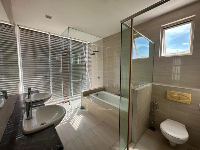 Bungalow House for Rent in Bay Garden (Bayan Lepas) - Jocellynn Lee - Bathroom - PropertyGuru.com.my