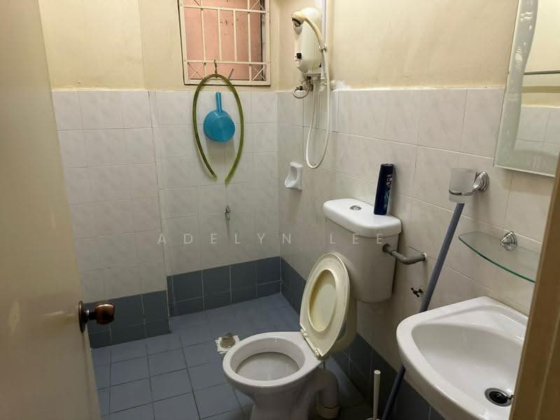 Apartment for Sale at Pangsapuri Jati 2 - Adelyn Lee - Bathroom - PropertyGuru.com.my