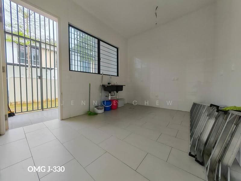 Semi-Detached House for Sale in Setia Alam (Selangor) - Jennie Chew - Kitchen - PropertyGuru.com.my