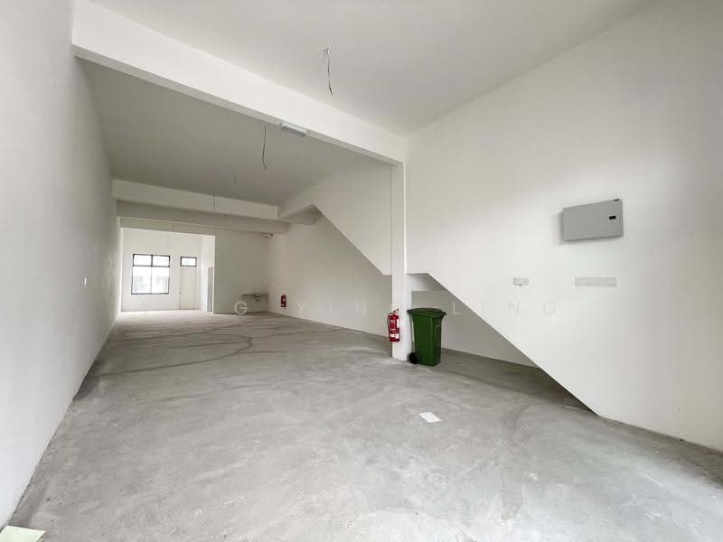 Shop / Office for Rent in Taman Bukit Kaze (Ulu Tiram) - Ying Ying Ling - Interior - PropertyGuru.com.my
