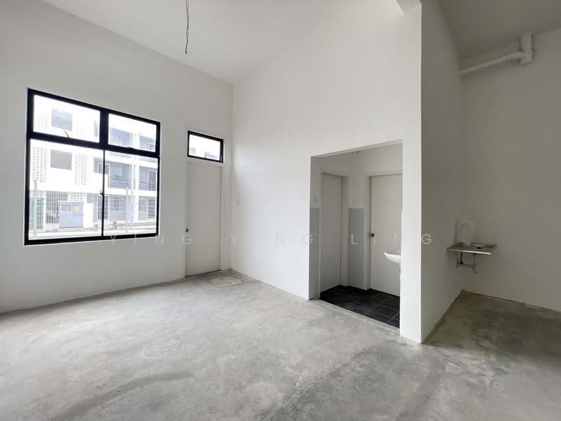 Shop / Office for Rent in Taman Bukit Kaze (Ulu Tiram) - Ying Ying Ling - Interior - PropertyGuru.com.my