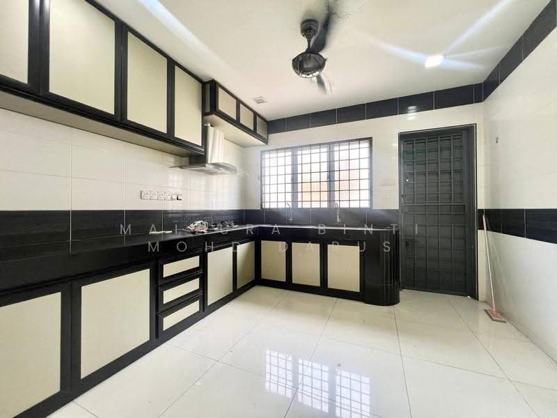 Rumah Teres 2-Tingkat untuk Dijual di Bandar Teknologi Kajang (Kajang) - Maizura binti Mohd Darus - Kitchen - PropertyGuru.com.my