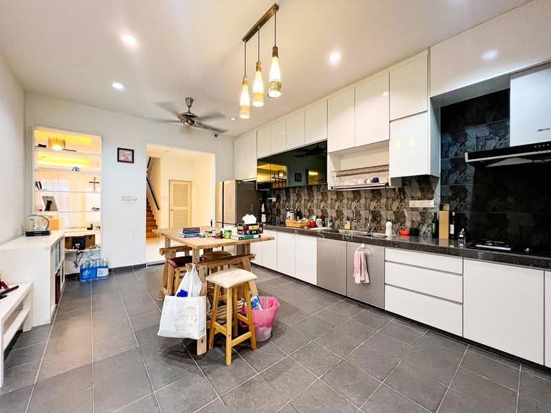 3-storey Terraced House for Sale in Kajang (Selangor) - Fikri Yasmin - Kitchen - PropertyGuru.com.my