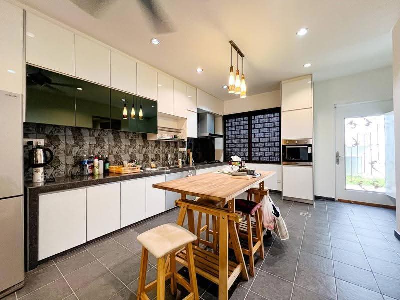 3-storey Terraced House for Sale in Kajang (Selangor) - Fikri Yasmin - Kitchen - PropertyGuru.com.my