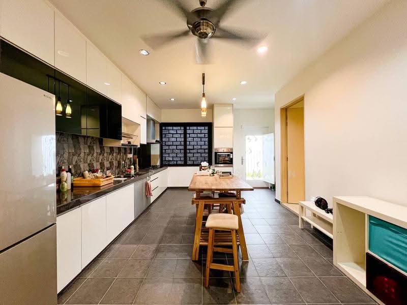 3-storey Terraced House for Sale in Kajang (Selangor) - Fikri Yasmin - Kitchen - PropertyGuru.com.my