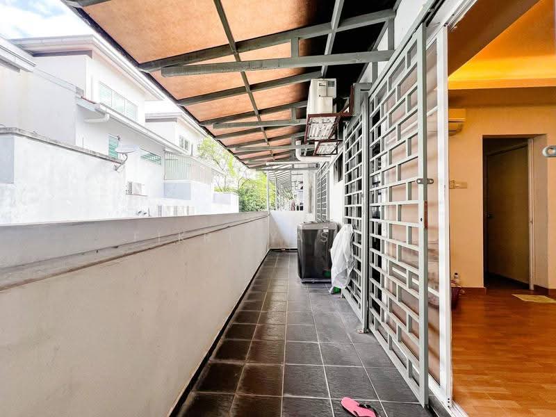 3-storey Terraced House for Sale in Kajang (Selangor) - Fikri Yasmin - Balcony - PropertyGuru.com.my