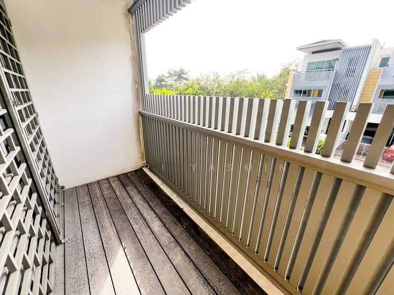 3-storey Terraced House for Sale in Kajang (Selangor) - Fikri Yasmin - Balcony - PropertyGuru.com.my
