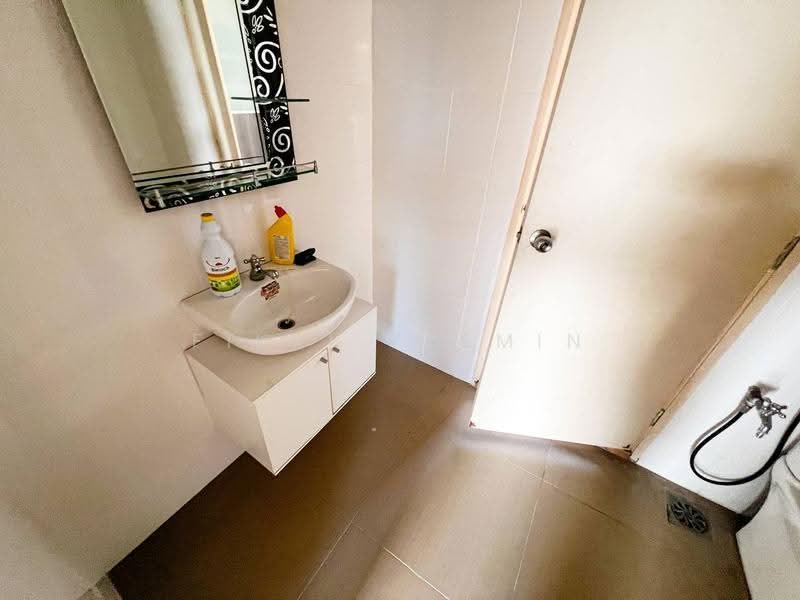 3-storey Terraced House for Sale in Kajang (Selangor) - Fikri Yasmin - Bathroom - PropertyGuru.com.my