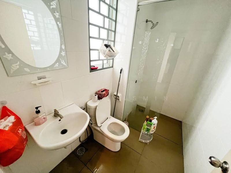 3-storey Terraced House for Sale in Kajang (Selangor) - Fikri Yasmin - Bathroom - PropertyGuru.com.my