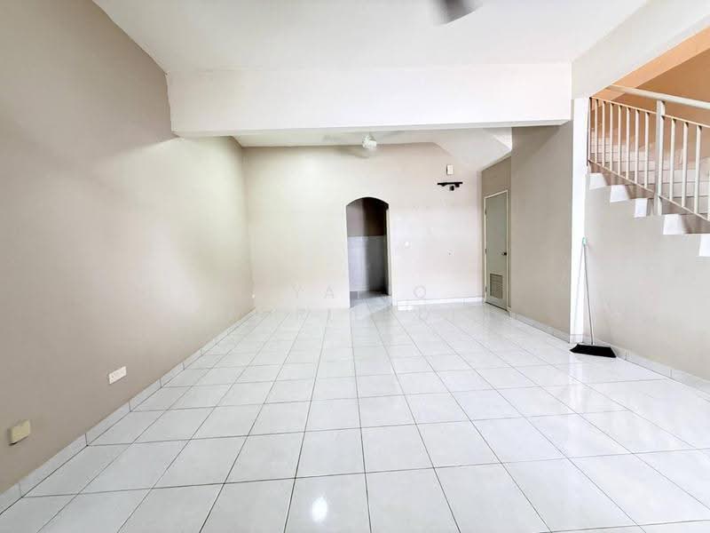 2-storey Terraced House for Sale in Bandar Puncak Alam (Puncak Alam) - Syafiq Sharifudin - Living Room - PropertyGuru.com.my